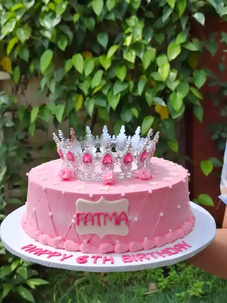 Pink Princess Crown cake by Bilkis Cakes and Bakes
